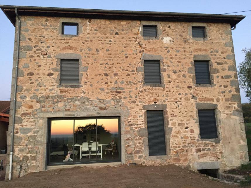 Fabrication et pose de portail en aluminium sur-mesure à Firminy 42700