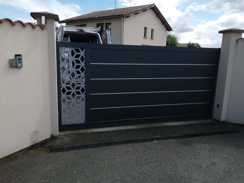 Prix fabrication et installation de porte d'entrée à Saint-Just-Saint-Rambert 42170