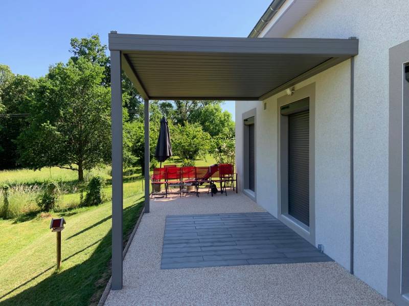 Spécialiste de la pergola bioclimatique en aluminium sur mesure à Montbrison .