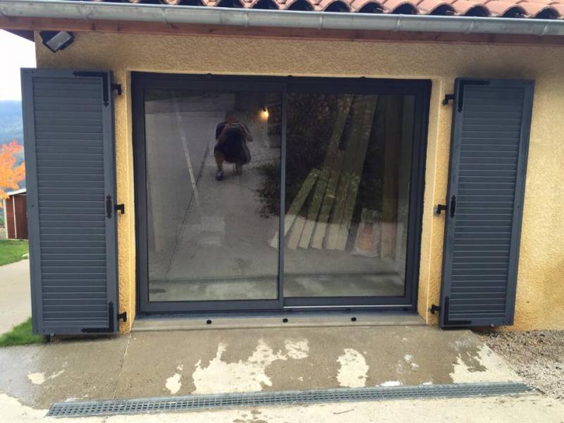VOLETS ALUMINIUM SUR MESURE BATTANT ou COULISSANT Gamme TAOS