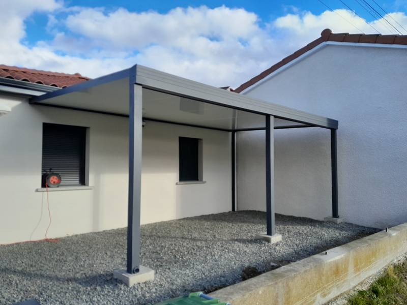 fabrication et pose à MONTROND-LES-BAINS d'un ensemble carport, portail et clôtures par ATELIER CIA, votre spécialiste aluminium