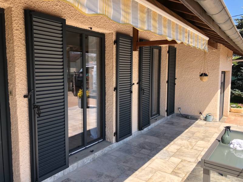 VOLETS ALUMINIUM FABRICATION SUR MESURE PAR ATELIER CIA DANS LA LOIRE