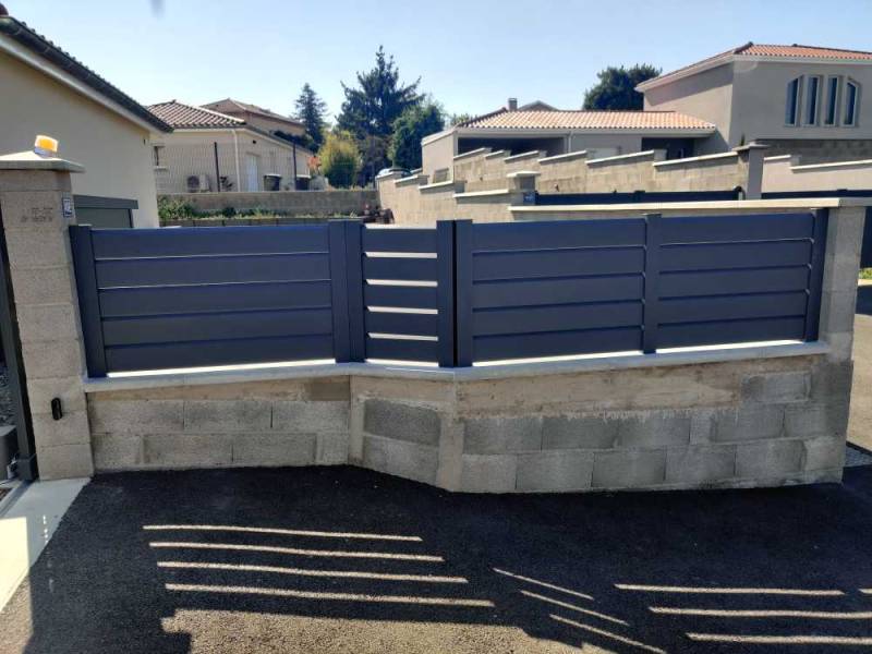 PORTAIL ET PORTILLON + CLOTURES SUR MESURE EN ALUMINIUM à ROANNE