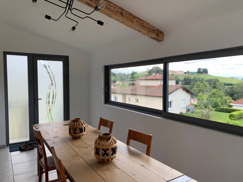 Fabrication de baies vitrées et porte d'entrée en aluminium sur mesure à CIVENS